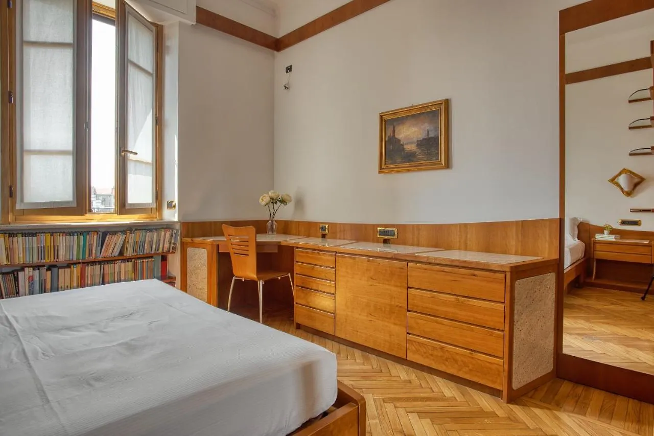 Apartment Joivy Captivating Flat With Balcony Milan